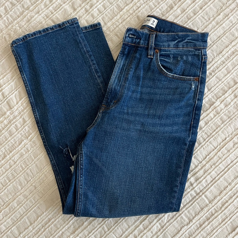 Abercrombie Ultra High Rise Ankle Straight Jean - Picture 4 of 8